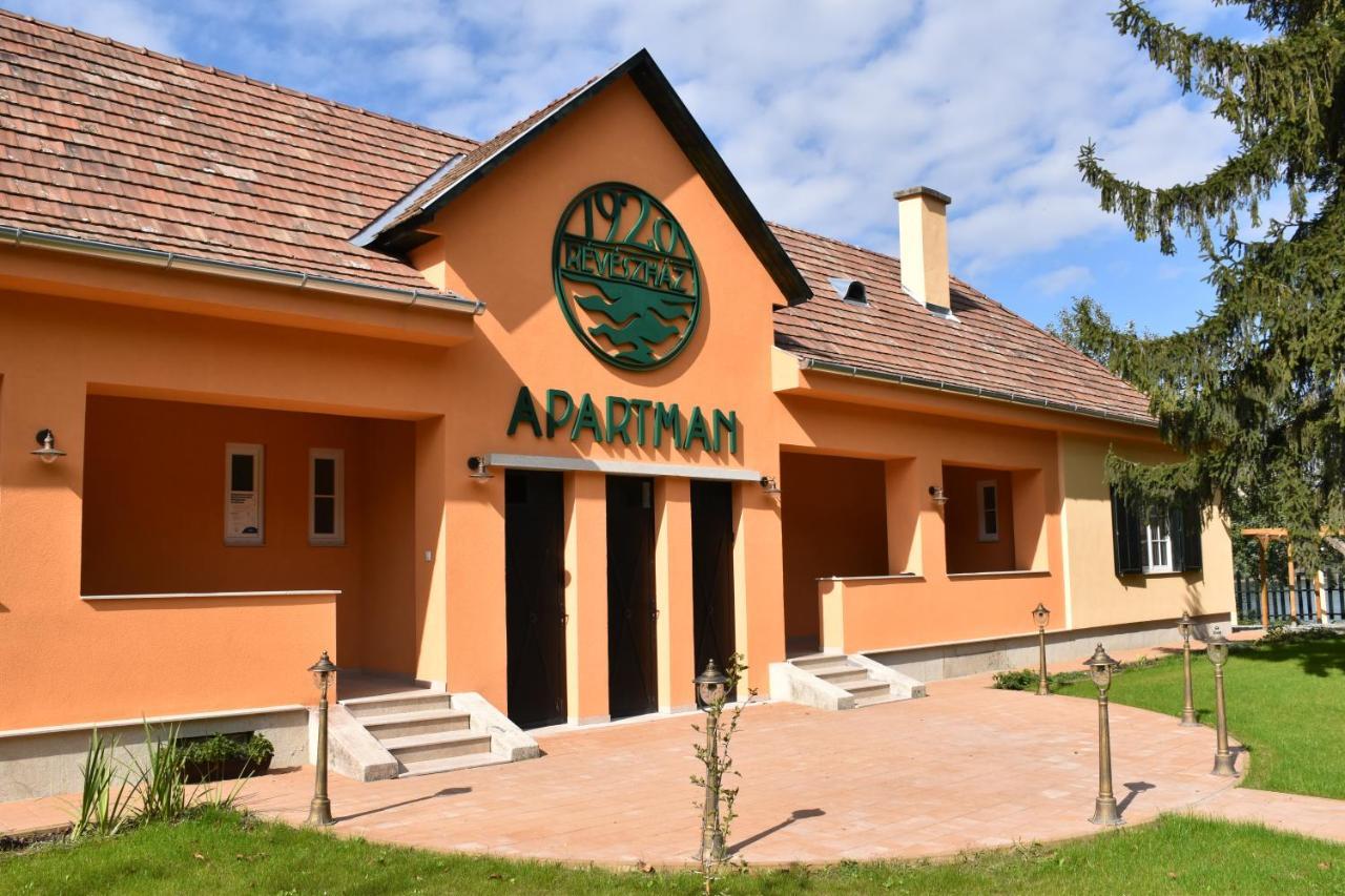 Szazesztendos Reveszhaz Apartman Szigetmonostor エクステリア 写真